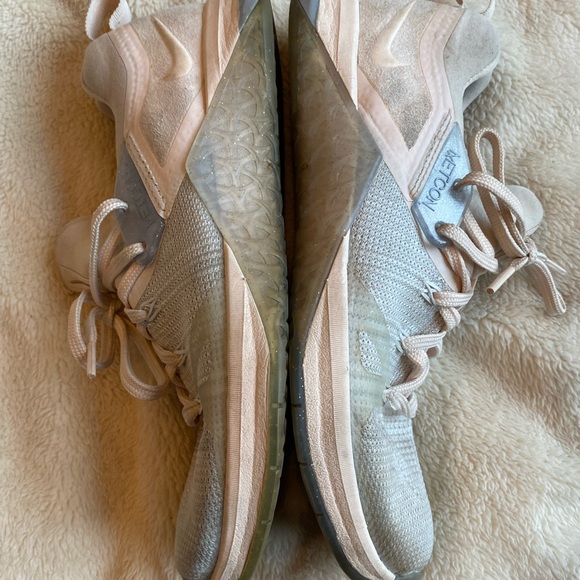 Nike womens metcon 3 flyknit lifting shoes echo pink/silver size 8 - Picture 4 of 7
